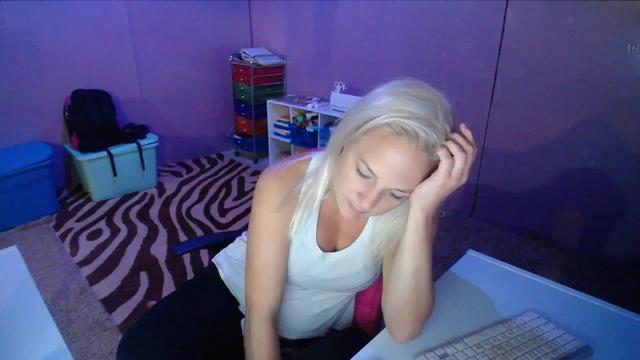 Gallery image thumbnail from AshlynnStorm's myfreecams stream on, 09/20/2023, 03:34 image 14 of 20