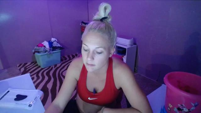 Gallery image thumbnail from AshlynnStorm's myfreecams stream on, 11/21/2023, 05:06 image 15 of 20