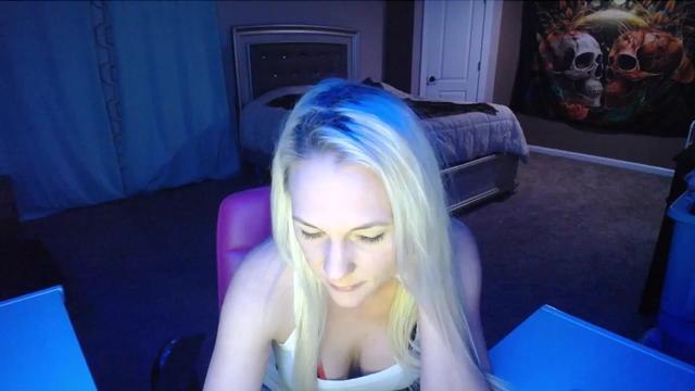 Gallery image thumbnail from AshlynnStorm's myfreecams stream on, 01/17/2024, 08:09 image 5 of 20