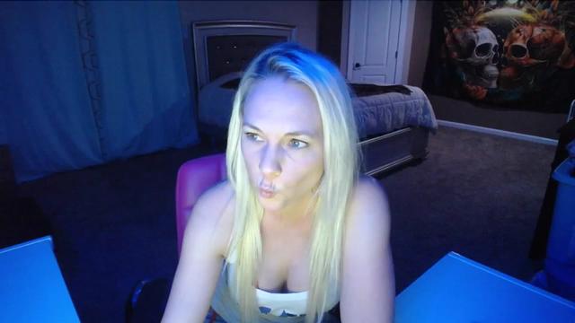 Gallery image thumbnail from AshlynnStorm's myfreecams stream on, 01/17/2024, 08:09 image 9 of 20
