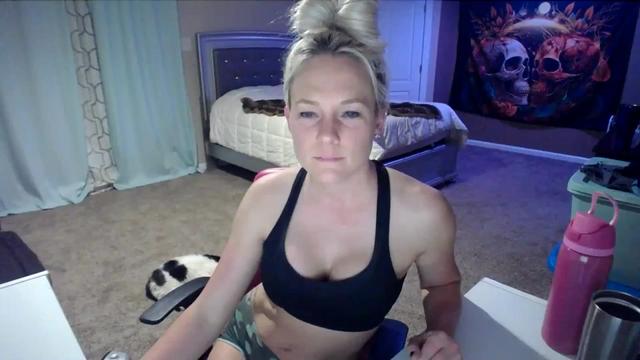Gallery image thumbnail from AshlynnStorm's myfreecams stream on, 03/15/2024, 06:38 image 10 of 20