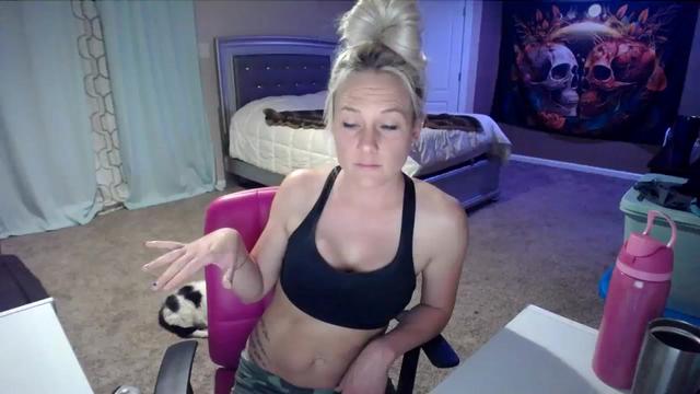 Gallery image thumbnail from AshlynnStorm's myfreecams stream on, 03/15/2024, 06:38 image 6 of 20