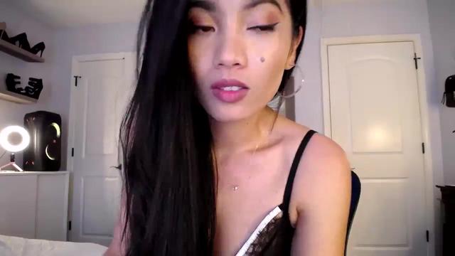 Gallery image thumbnail from AsianLuv_4U's myfreecams stream on, 03/28/2024, 19:16 image 16 of 20