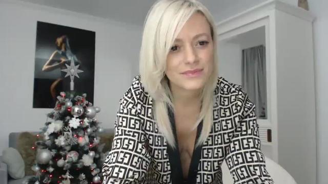Gallery image thumbnail from AwesomeBlonde's myfreecams stream on, 01/10/2024, 02:01 image 12 of 20