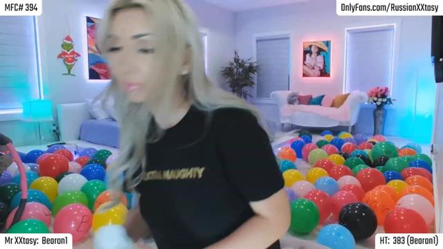 Gallery image thumbnail from BalloonXXtasy's myfreecams stream on, 03/19/2024, 24:29 image 6 of 20