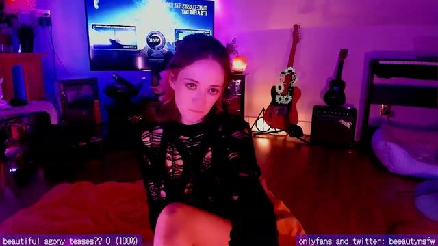 Gallery image thumbnail from BeeautyNSFW's myfreecams stream on, 11/09/2023, 07:28 image 11 of 20
