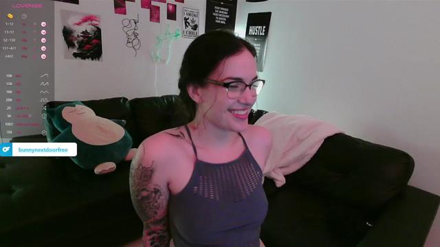 Gallery image thumbnail from BunnyNextDoor's myfreecams stream on, 03/24/2024, 18:40 image 1 of 20