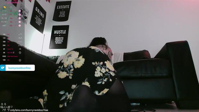 Gallery image thumbnail from BunnyNextDoor's myfreecams stream on, 03/25/2024, 15:35 image 10 of 20