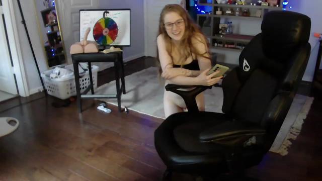 Gallery image thumbnail from Bunnydathug's myfreecams stream on, 05/23/2023, 19:02 image 17 of 20
