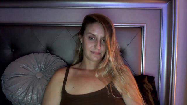 Gallery image thumbnail from Ca_ndi's myfreecams stream on, 09/17/2023, 18:38 image 11 of 20