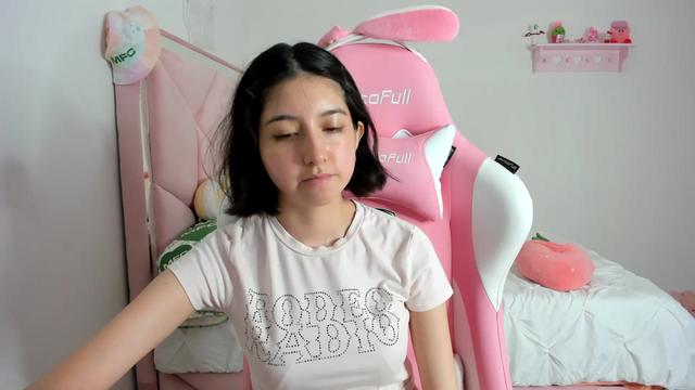Gallery image thumbnail from Cherrycute666's myfreecams stream on, 03/07/2024, 08:33 image 16 of 20