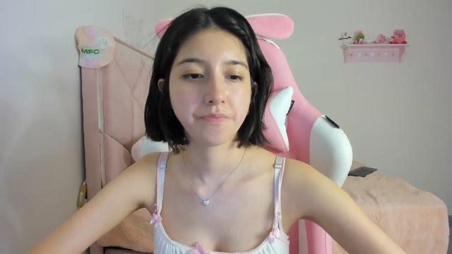 Gallery image thumbnail from Cherrycute666's myfreecams stream on, 03/17/2024, 08:11 image 12 of 20