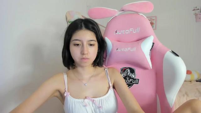 Gallery image thumbnail from Cherrycute666's myfreecams stream on, 03/17/2024, 08:11 image 17 of 20