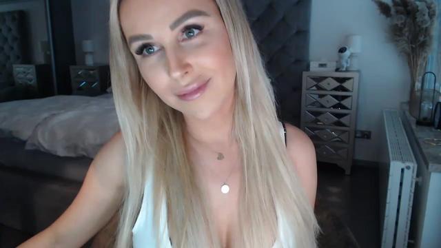 Gallery image thumbnail from CocoMia's myfreecams stream on, 06/06/2023, 12:34 image 11 of 20