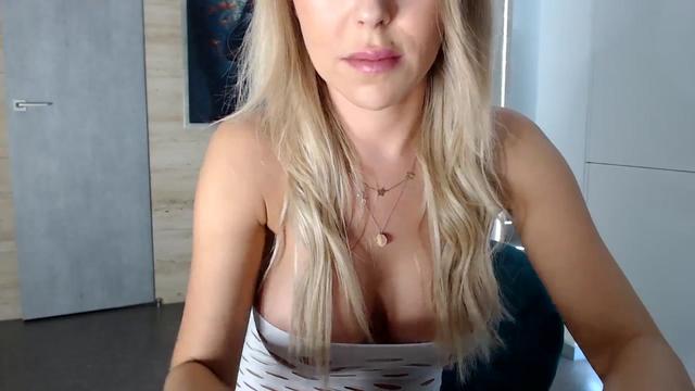 Gallery image thumbnail from CocoMia's myfreecams stream on, 11/03/2023, 12:52 image 17 of 20