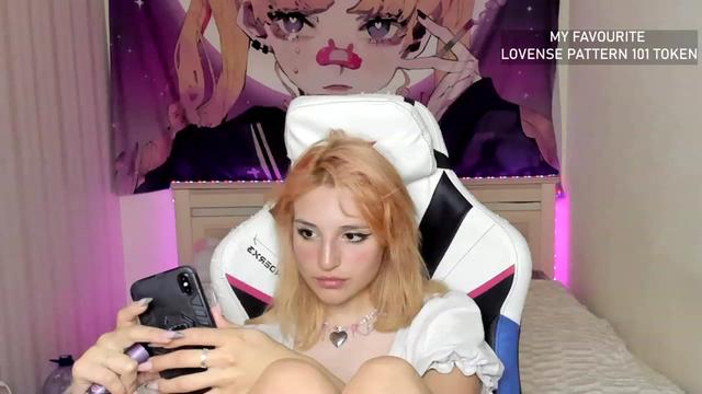Gallery image thumbnail from Cyber_doll's myfreecams stream on, 06/10/2023, 15:41 image 17 of 20