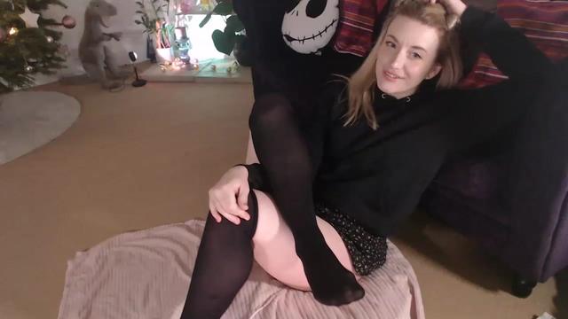 Gallery image thumbnail from DaisyChainedX's myfreecams stream on, 12/12/2022, 16:44 image 13 of 20