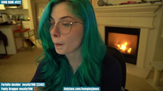 Gallery image thumbnail from DeckyourBalls's myfreecams stream on, 12/02/2022, 24:35 image 16 of 20