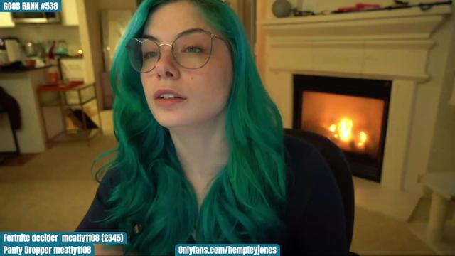 Gallery image thumbnail from DeckyourBalls's myfreecams stream on, 12/02/2022, 24:35 image 15 of 20