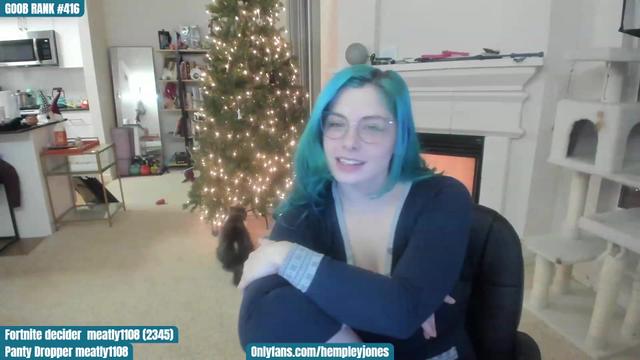 Gallery image thumbnail from DeckyourBalls's myfreecams stream on, 12/02/2022, 01:24 image 13 of 20