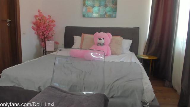 Gallery image thumbnail from Doll_lexi's myfreecams stream on, 05/23/2023, 09:11 image 9 of 20