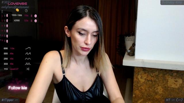 Gallery image thumbnail from EidyiaBelle's myfreecams stream on, 04/02/2024, 24:01 image 15 of 20