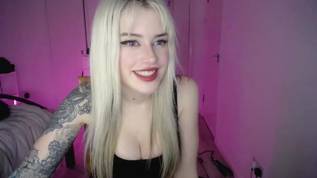 Gallery image thumbnail from Elsie_Marina's myfreecams stream on, 03/10/2023, 24:51 image 14 of 20