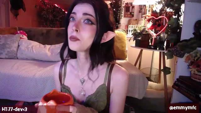 Gallery image thumbnail from Emmy_Rose's myfreecams stream on, 03/02/2023, 04:15 image 14 of 20