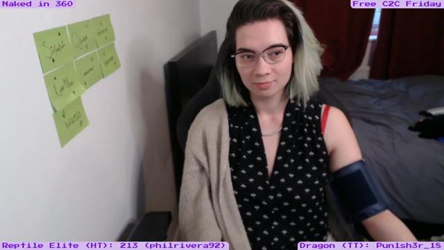 Gallery image thumbnail from EmoSmithers's myfreecams stream on, 04/28/2023, 18:40 image 11 of 20