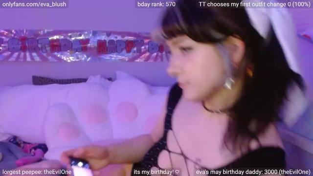 Gallery image thumbnail from Eva_Blush's myfreecams stream on, 05/14/2023, 08:01 image 12 of 20