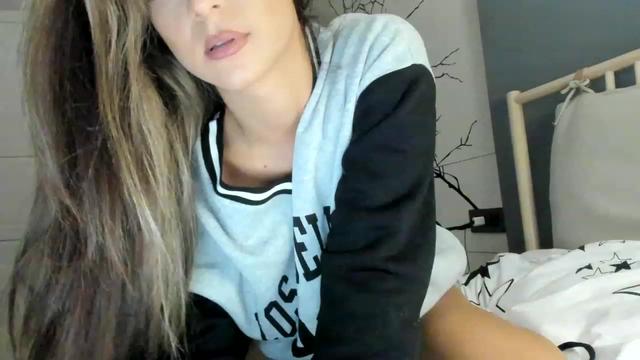 Gallery image thumbnail from Eve___'s myfreecams stream on, 11/19/2022, 17:16 image 12 of 20