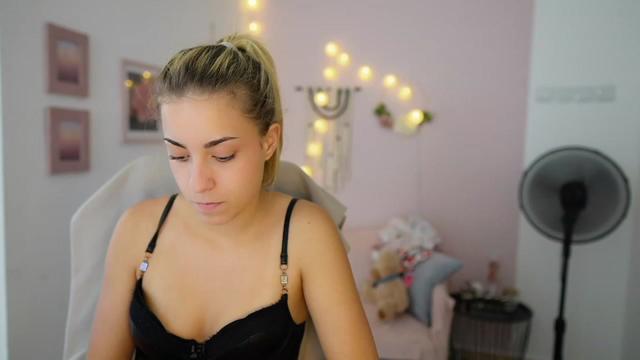 Gallery image thumbnail from Gia_Lopez18's myfreecams stream on, 07/31/2023, 18:02 image 20 of 20