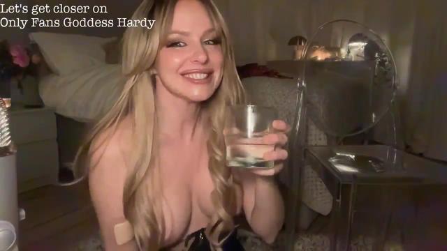 Gallery image thumbnail from GoddessHardy's myfreecams stream on, 04/02/2024, 24:02 image 12 of 20