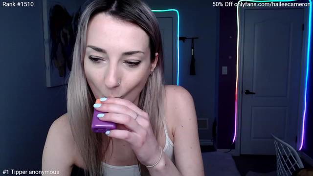Gallery image thumbnail from HaileeCameron's myfreecams stream on, 01/30/2023, 24:54 image 3 of 20