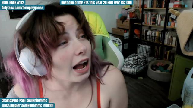 Gallery image thumbnail from Hempley's myfreecams stream on, 01/01/2024, 02:25 image 11 of 20