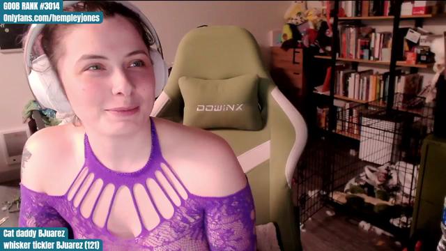 Gallery image thumbnail from Hempley's myfreecams stream on, 02/10/2024, 03:34 image 18 of 20