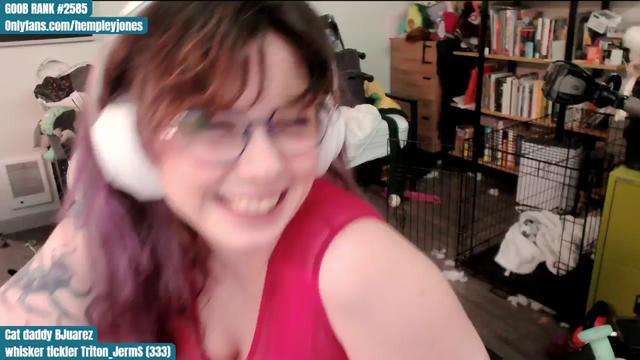 Gallery image thumbnail from Hempley's myfreecams stream on, 02/11/2024, 03:11 image 8 of 20