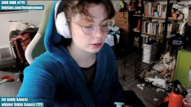 Gallery image thumbnail from Hempley's myfreecams stream on, 02/18/2024, 01:00 image 19 of 20