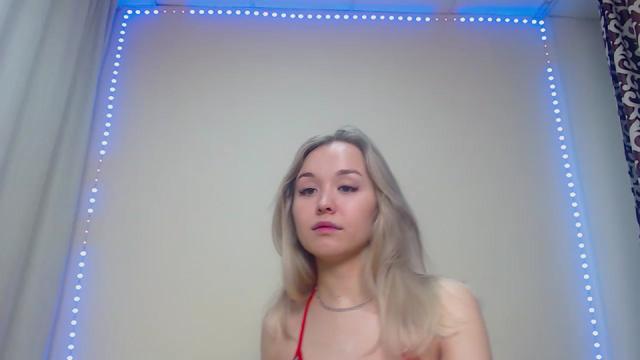 Gallery image thumbnail from HollyMich's myfreecams stream on, 12/26/2022, 05:57 image 4 of 20