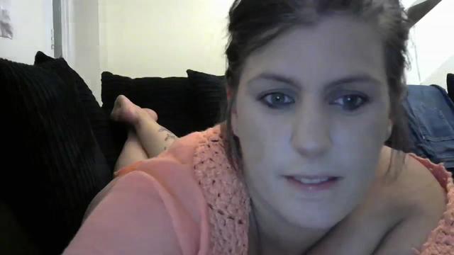 Gallery image thumbnail from Housewife2's myfreecams stream on, 08/07/2023, 23:36 image 12 of 20