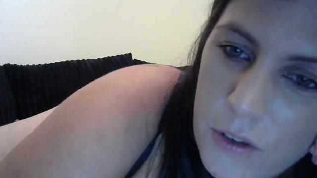 Gallery image thumbnail from Housewife2's myfreecams stream on, 09/28/2023, 24:47 image 18 of 20