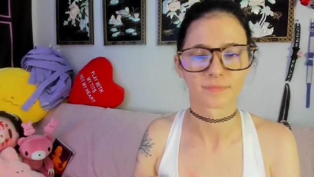 Gallery image thumbnail from Isabelle_Babe's myfreecams stream on, 09/06/2023, 11:55 image 18 of 20