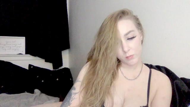 Gallery image thumbnail from ItsRavenRoses's myfreecams stream on, 01/31/2024, 07:57 image 7 of 20