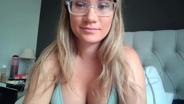 Gallery image thumbnail from JennyWillson's myfreecams stream on, 06/13/2023, 10:06 image 3 of 20