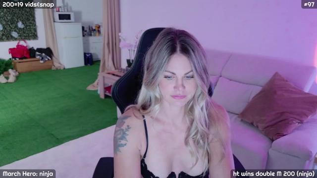 Gallery image thumbnail from JennyXO's myfreecams stream on, 03/11/2024, 21:01 image 7 of 20