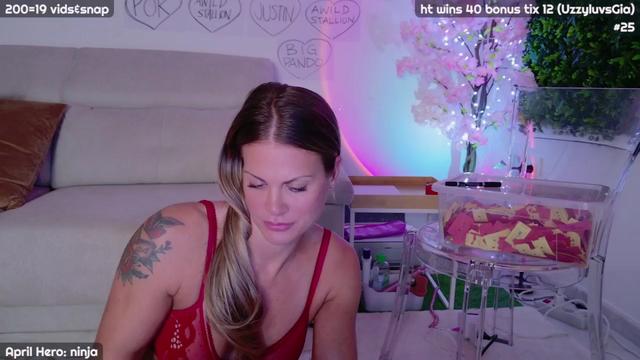 Gallery image thumbnail from JennyXO's myfreecams stream on, 04/08/2024, 21:57 image 3 of 20