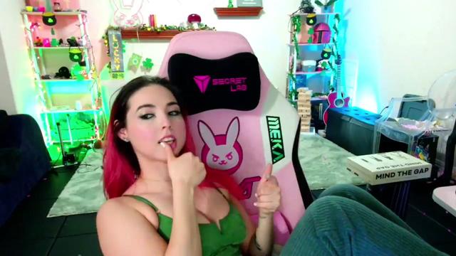 Gallery image thumbnail from JessWhitmore's myfreecams stream on, 03/22/2024, 05:55 image 18 of 20