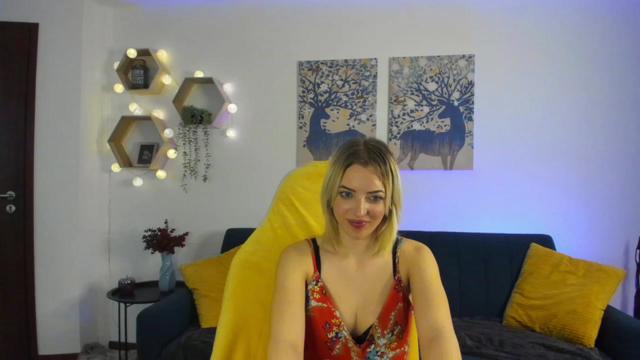 Gallery image thumbnail from Julia_Gold18's myfreecams stream on, 01/23/2023, 10:58 image 10 of 20