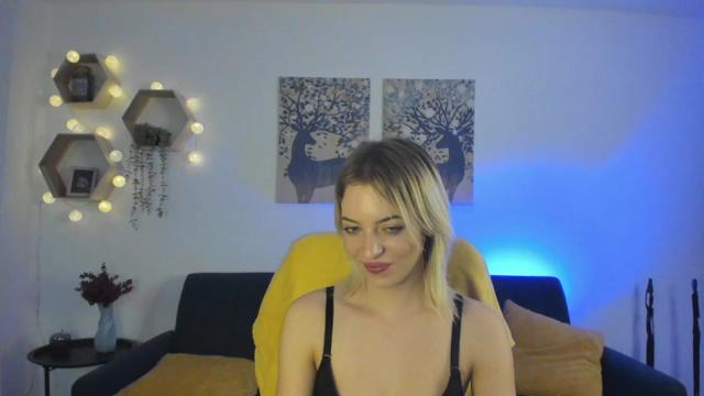 Gallery image thumbnail from Julia_Gold18's myfreecams stream on, 03/03/2023, 13:52 image 15 of 20