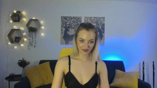 Gallery image thumbnail from Julia_Gold18's myfreecams stream on, 03/06/2023, 12:50 image 14 of 20